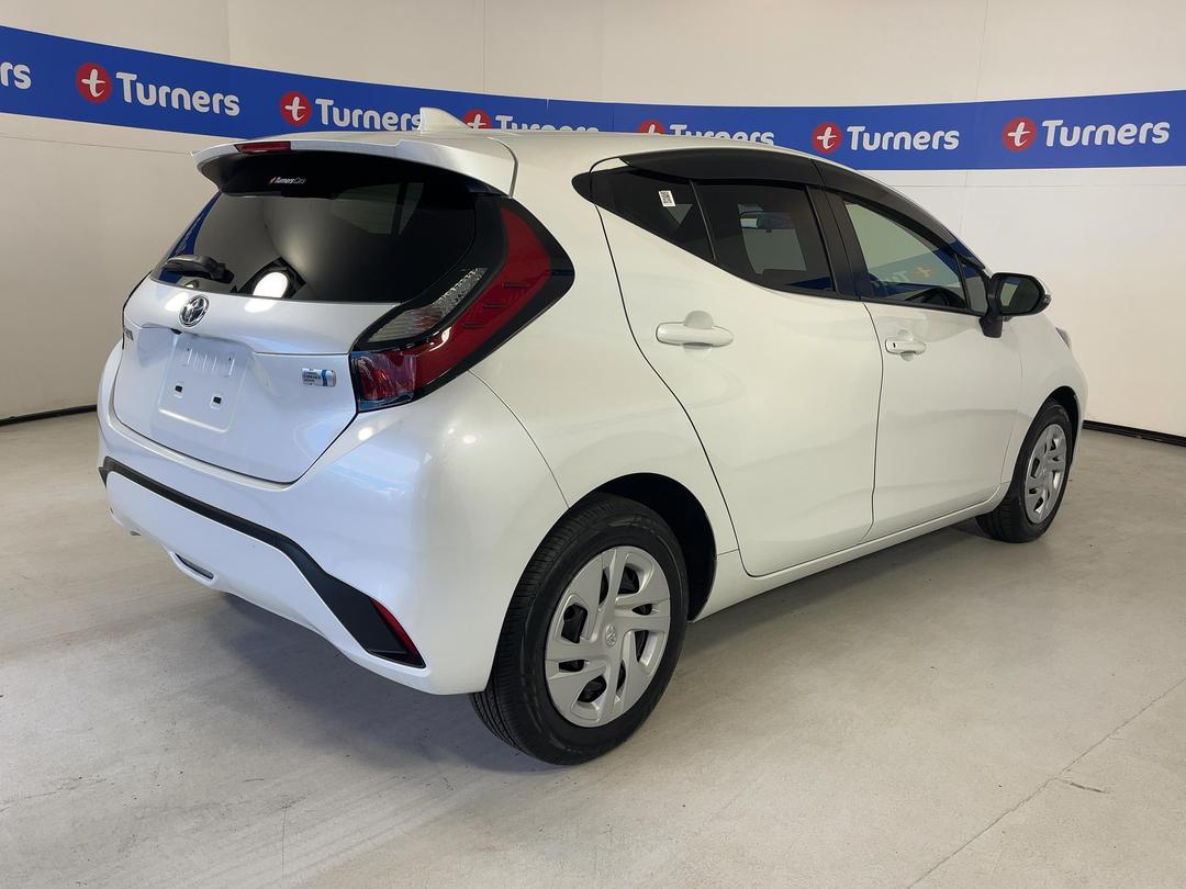 Photo '7' of Toyota Aqua