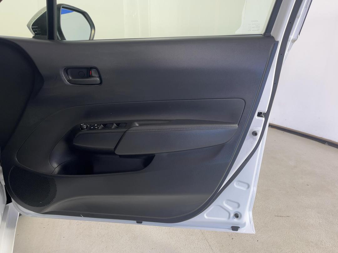 Photo '15' of Toyota Aqua