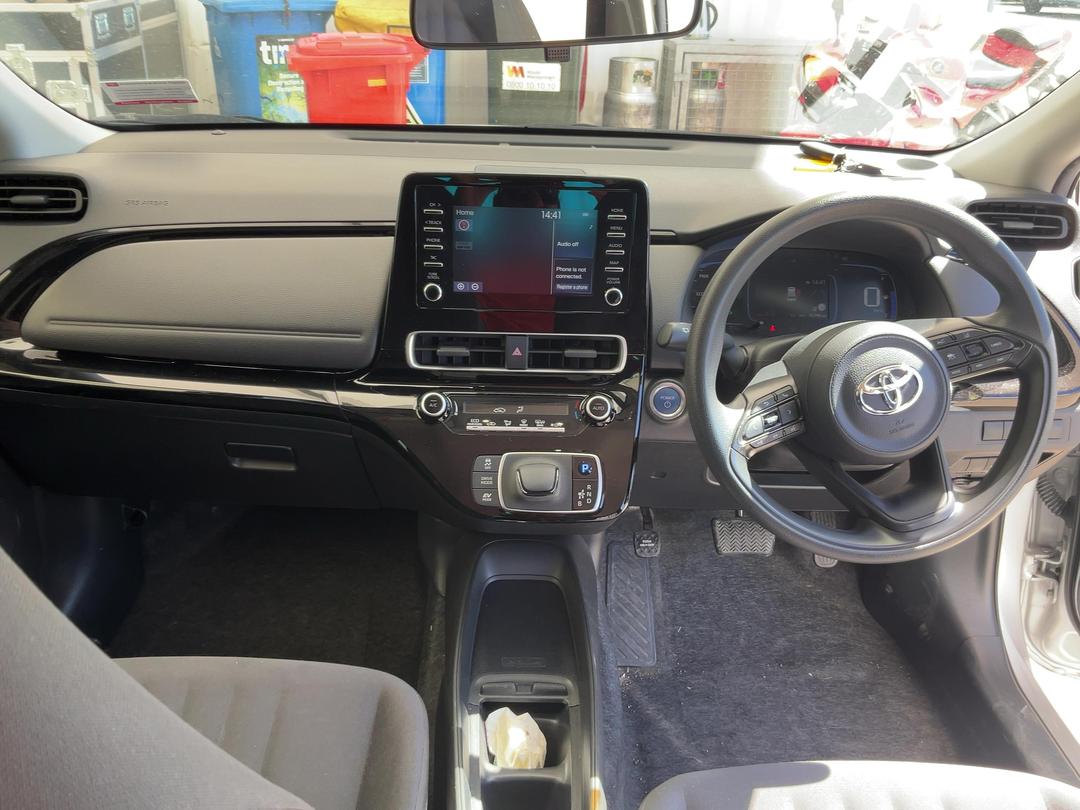 Photo '15' of Toyota Aqua Photo '15' of Toyota Aqua