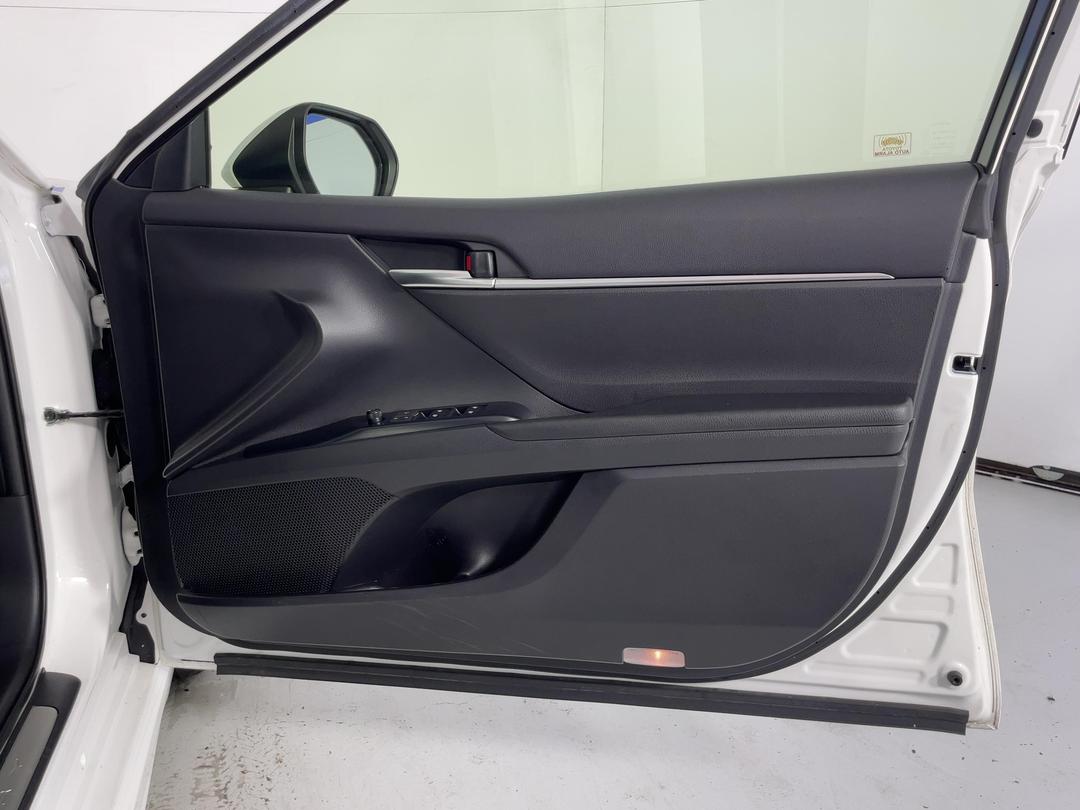 Photo '15' of Toyota Camry