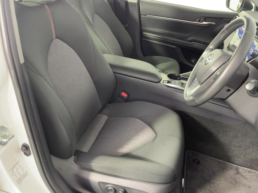 Photo '16' of Toyota Camry
