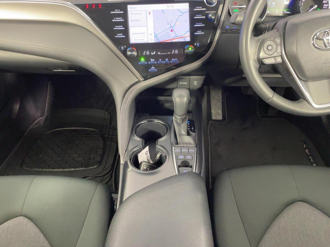Photo '18' of Toyota Camry