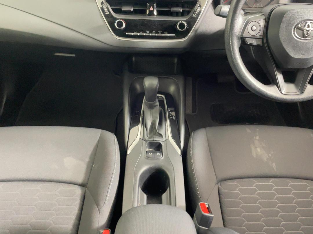 Photo '18' of Toyota Corolla