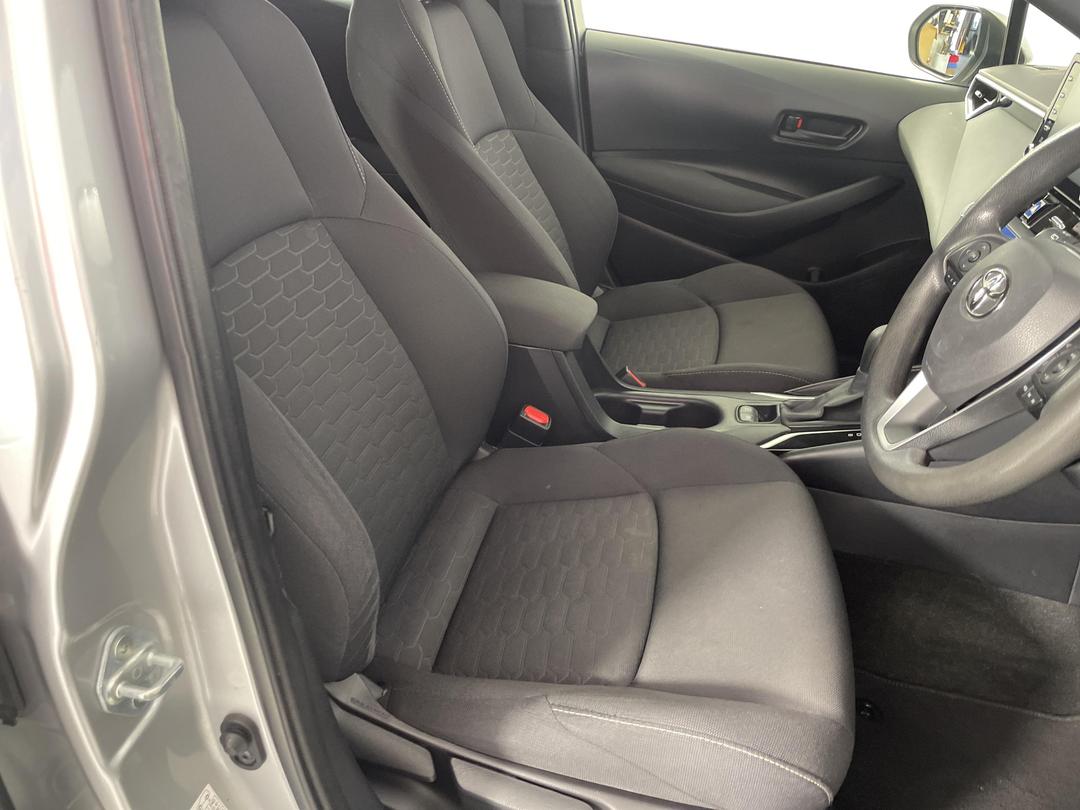 Photo '16' of Toyota Corolla