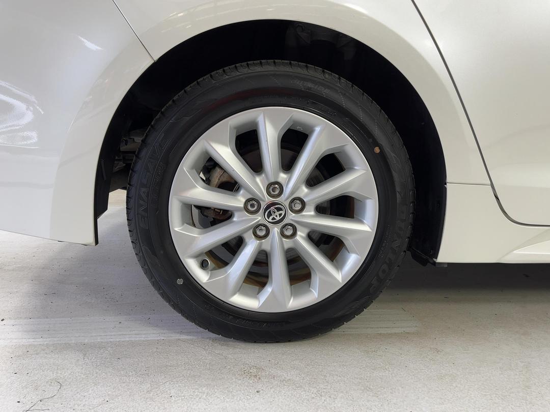 Photo '12' of Toyota Corolla