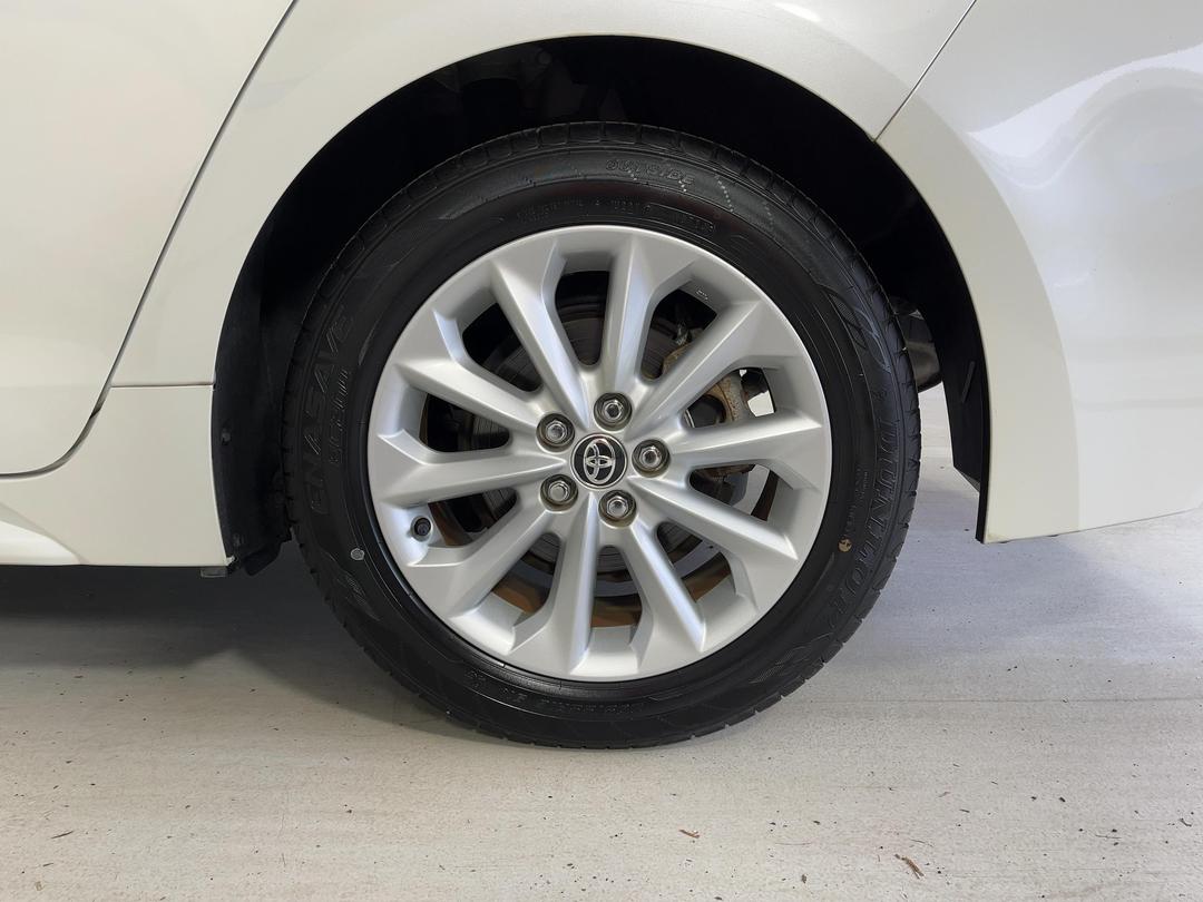Photo '11' of Toyota Corolla