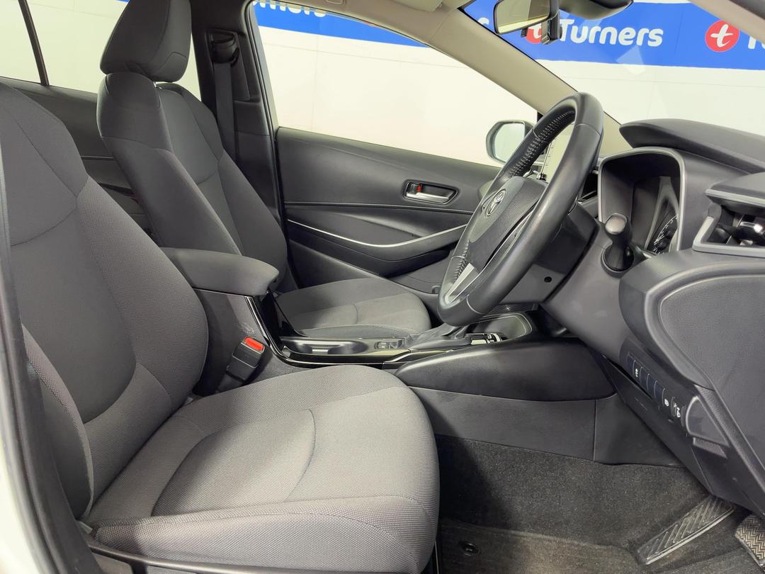 Photo '16' of Toyota Corolla