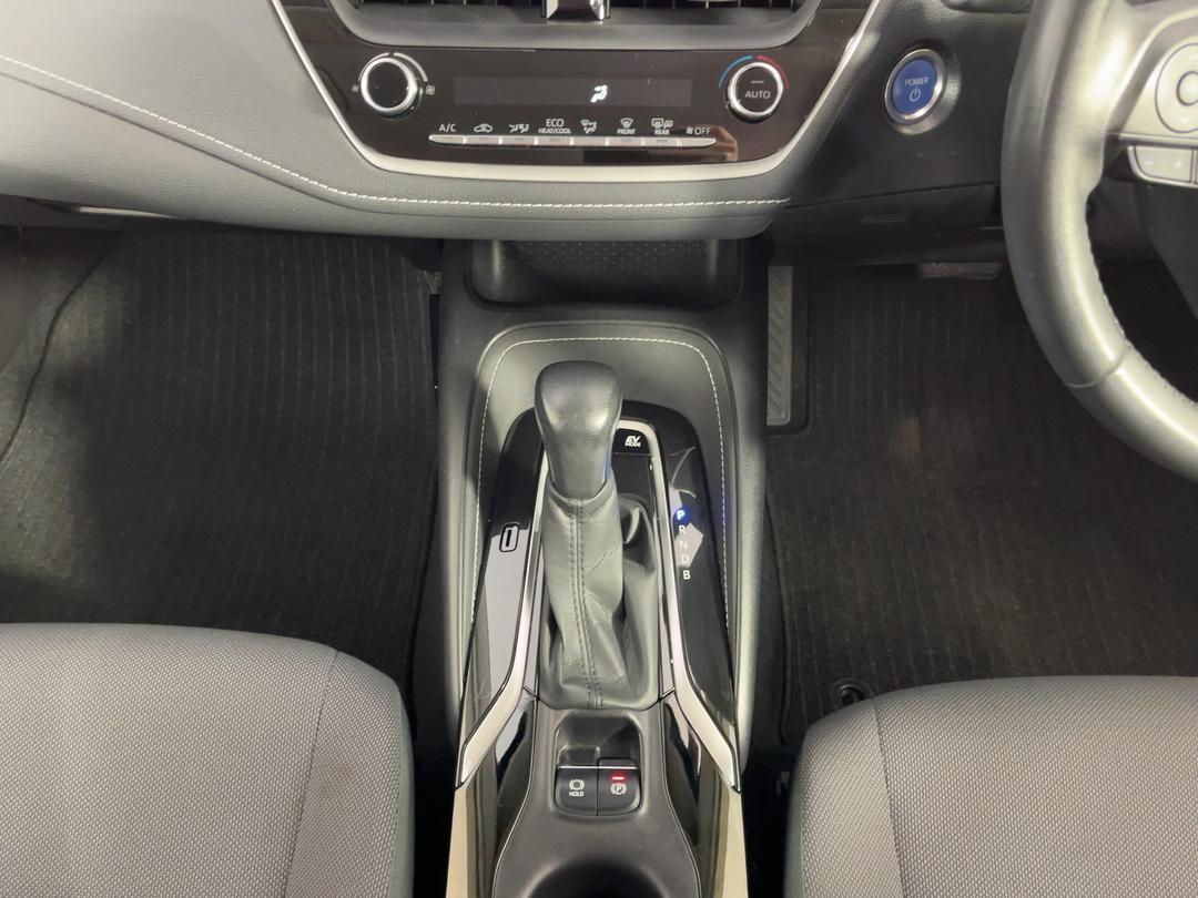 Photo '18' of Toyota Corolla
