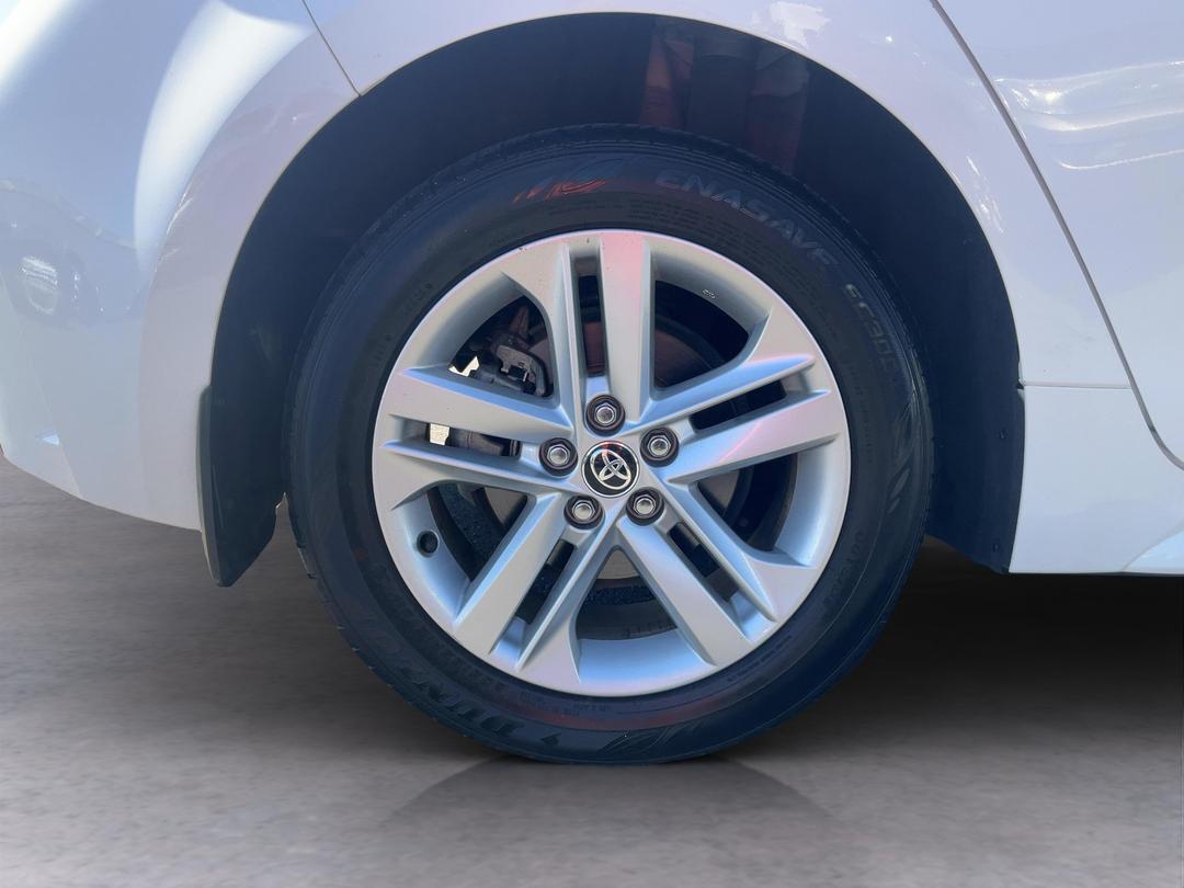 Photo '12' of Toyota Corolla