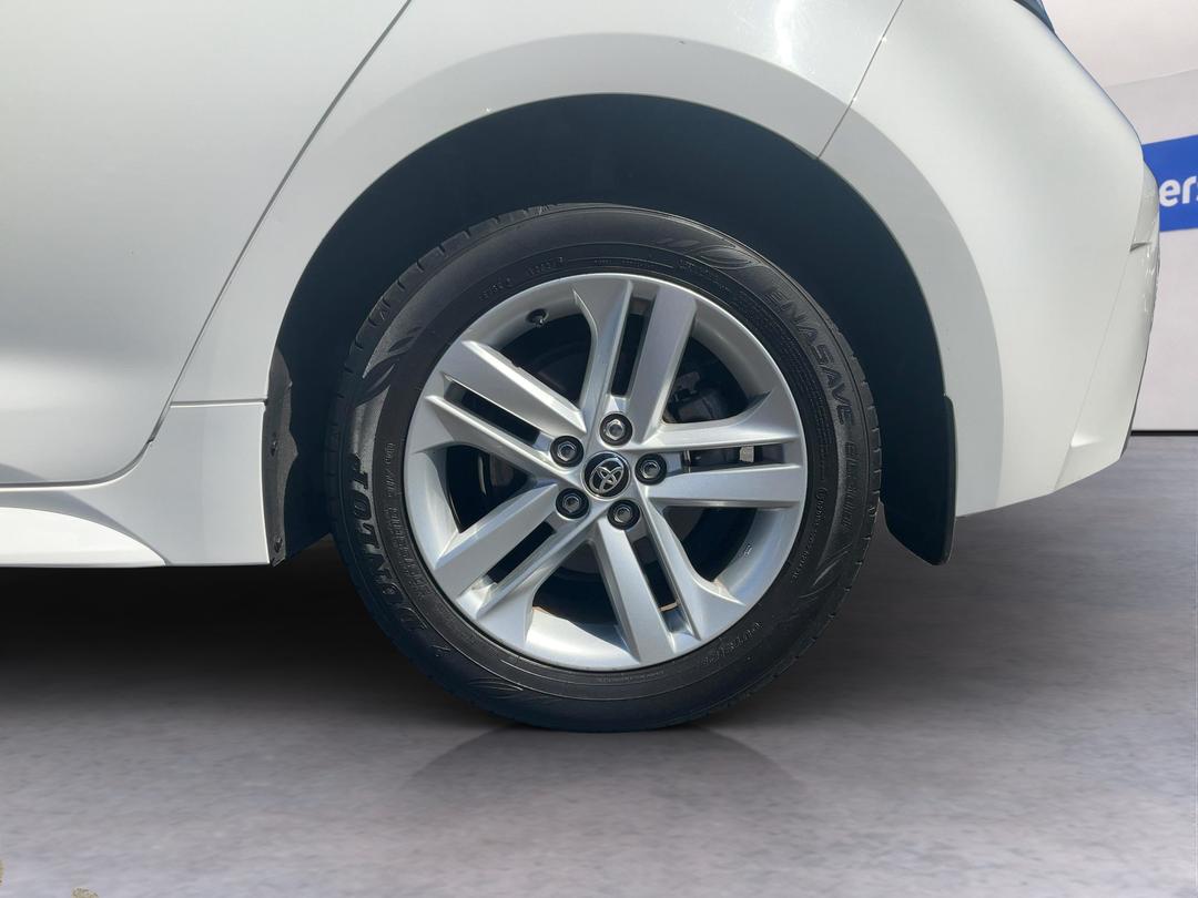 Photo '11' of Toyota Corolla