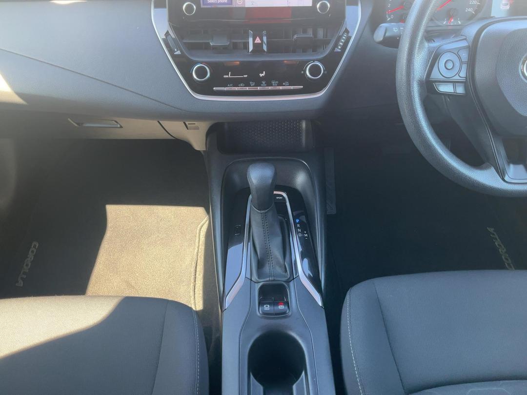 Photo '18' of Toyota Corolla