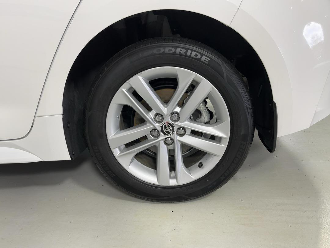 Photo '11' of Toyota Corolla