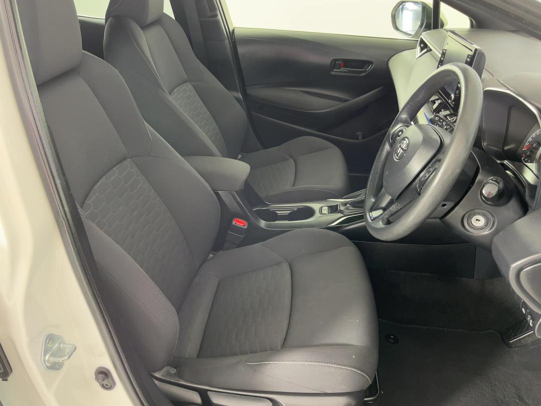 Photo '16' of Toyota Corolla