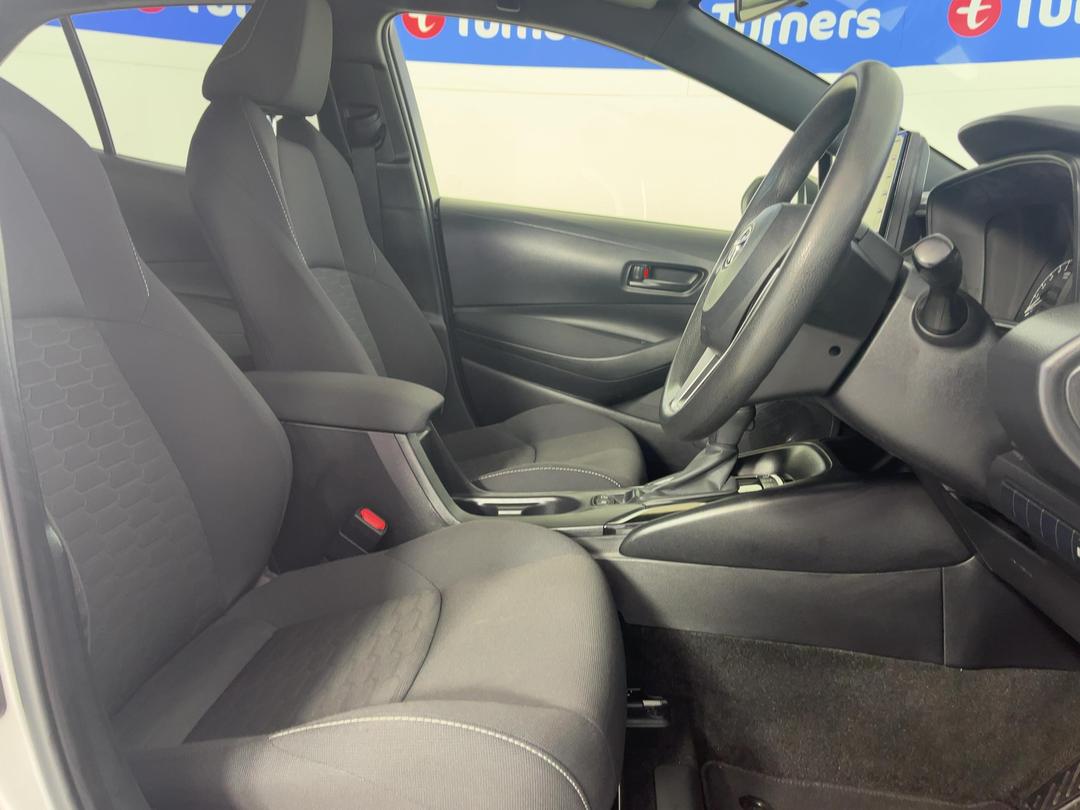 Photo '16' of Toyota Corolla