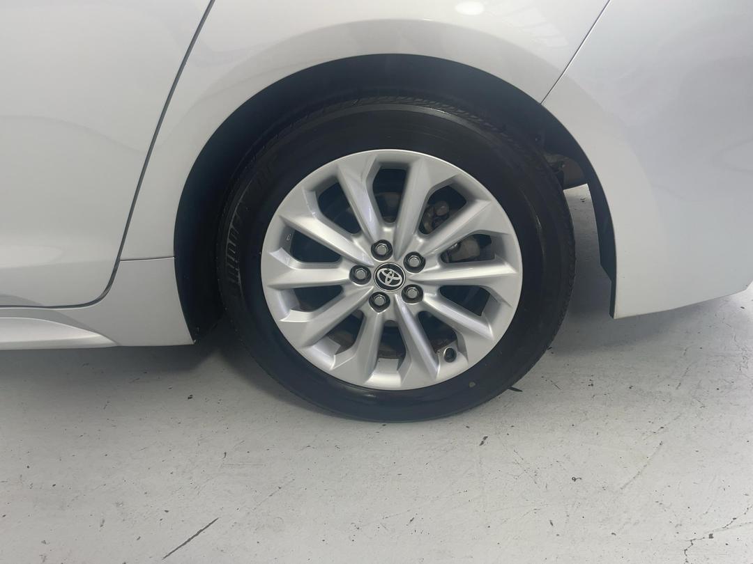 Photo '11' of Toyota Corolla