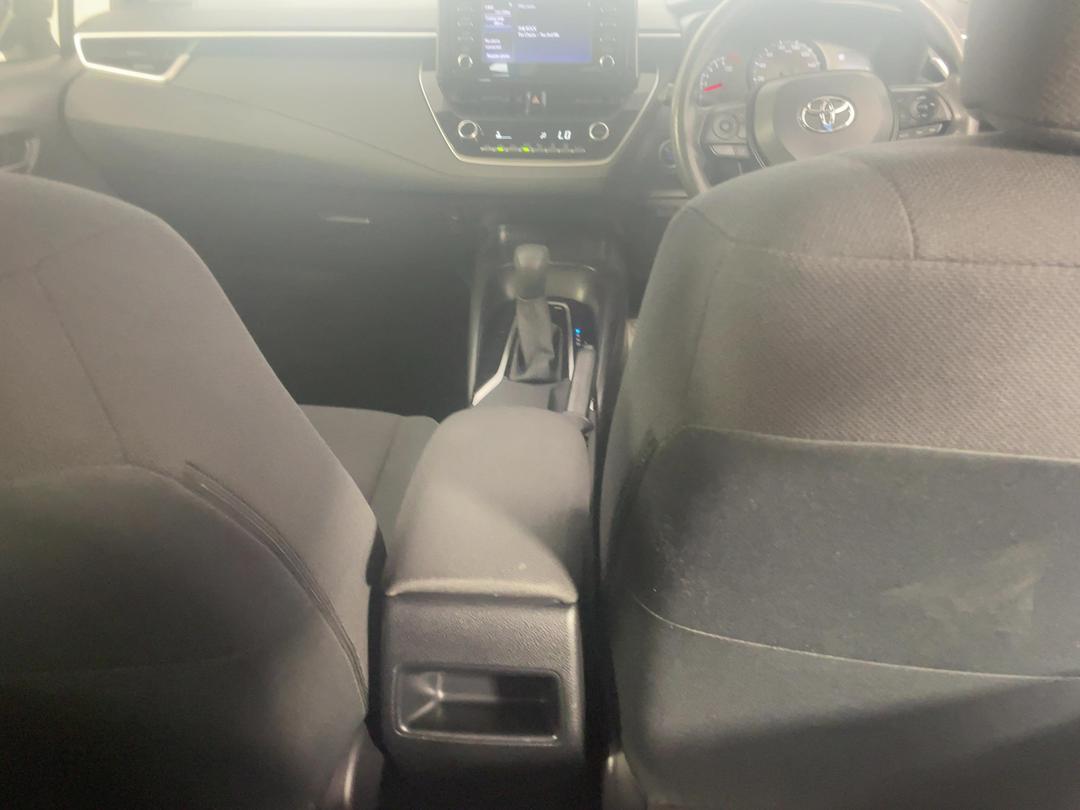 Photo '18' of Toyota Corolla