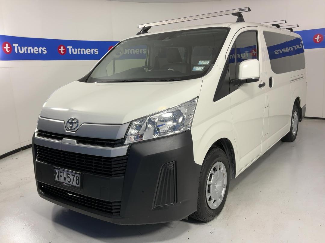 Photo '4' of Toyota Hiace