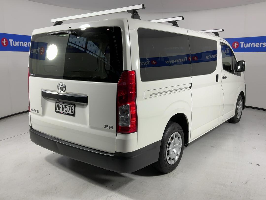 Photo '7' of Toyota Hiace