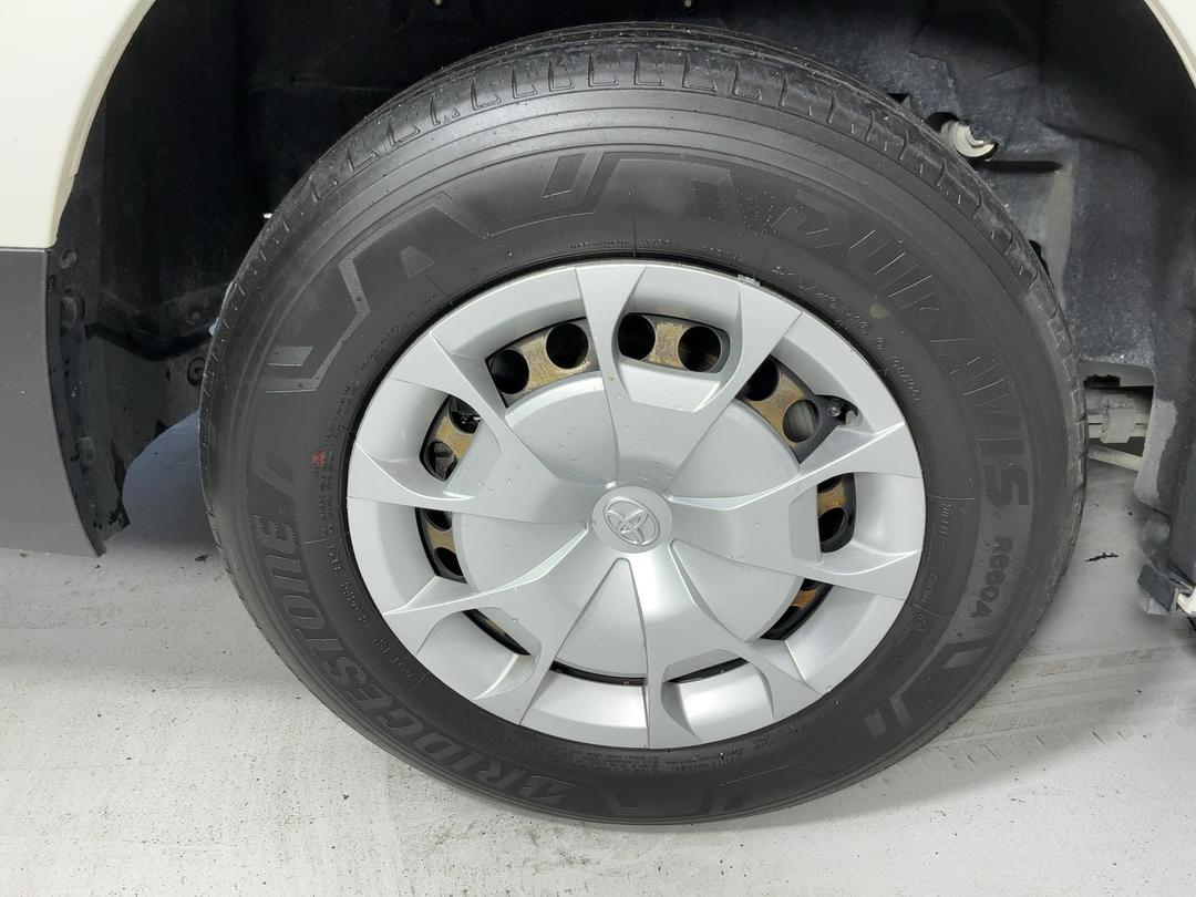 Photo '12' of Toyota Hiace