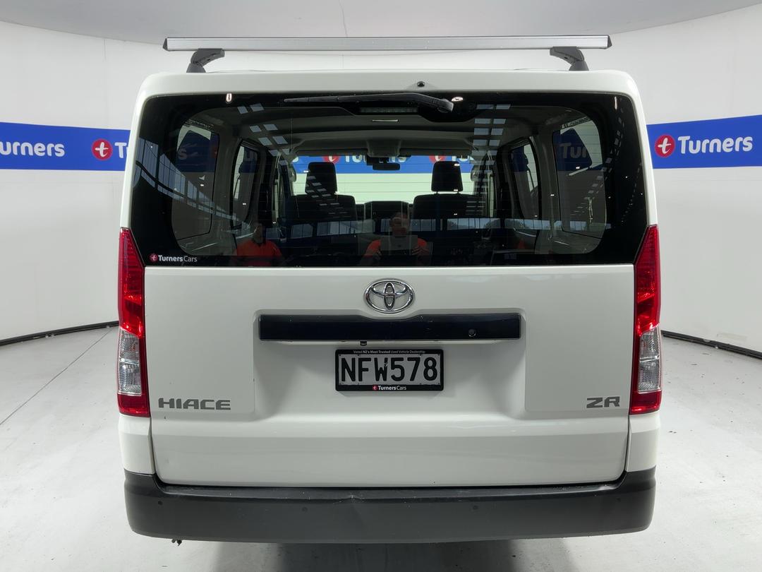 Photo '6' of Toyota Hiace