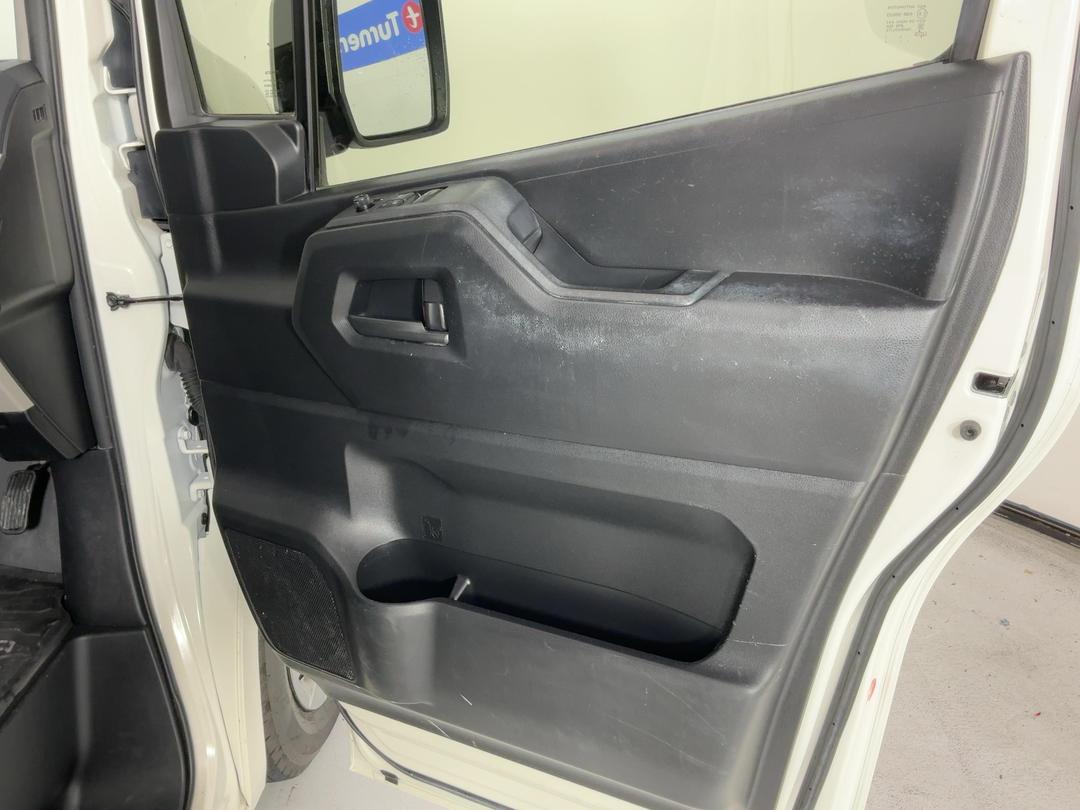 Photo '15' of Toyota Hiace