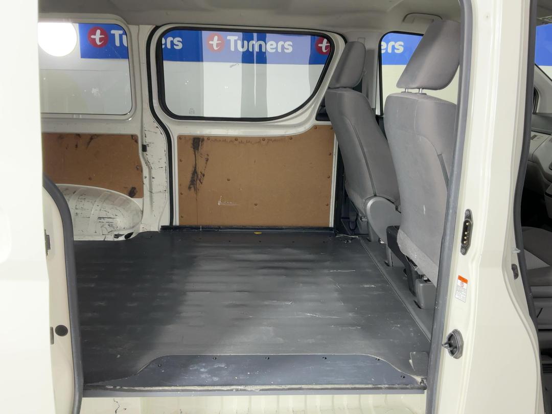 Photo '19' of Toyota Hiace