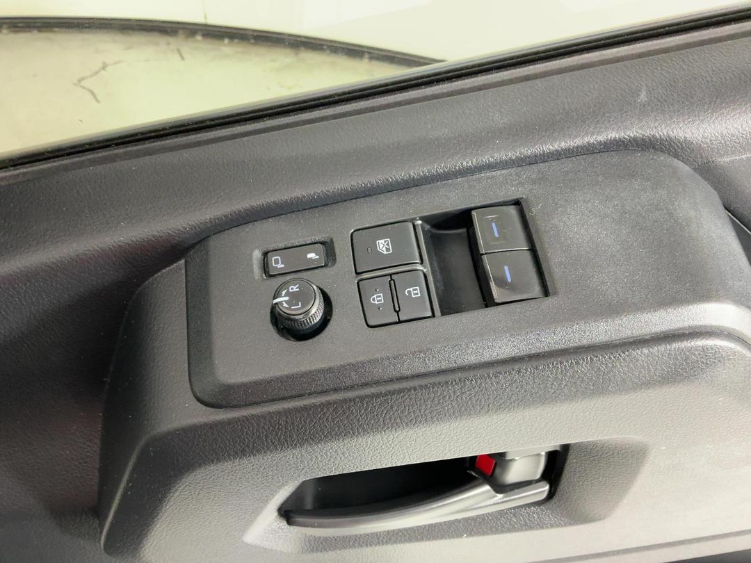 Photo '24' of Toyota Hiace