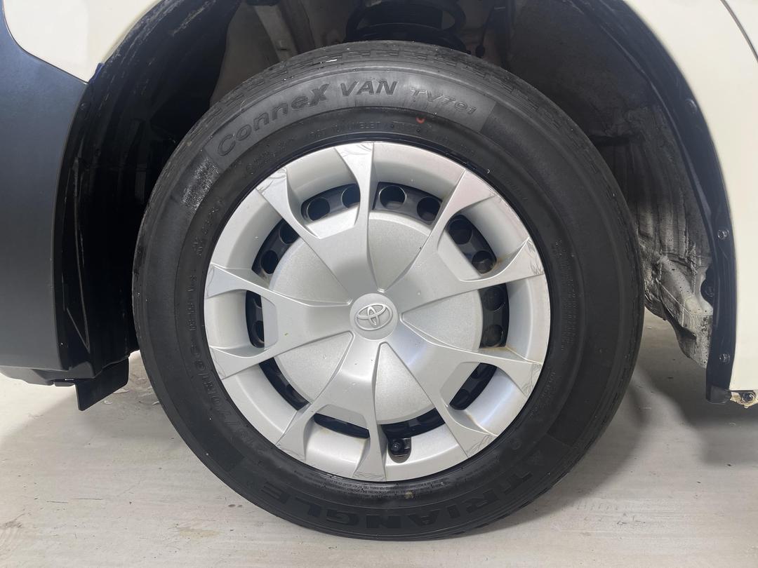 Photo '10' of Toyota Hiace