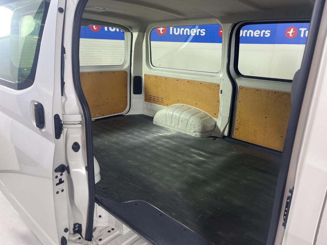 Photo '19' of Toyota Hiace