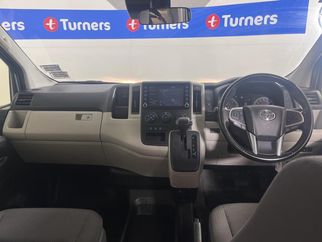 Photo '17' of Toyota Hiace