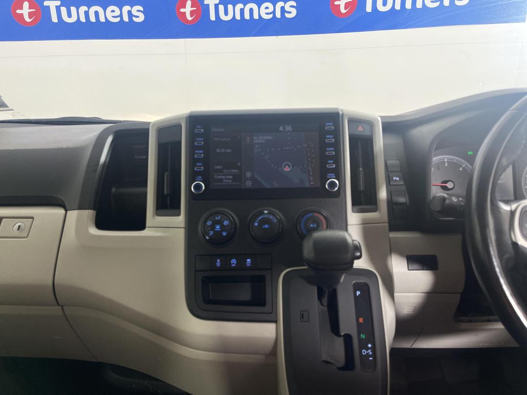 Photo '18' of Toyota Hiace