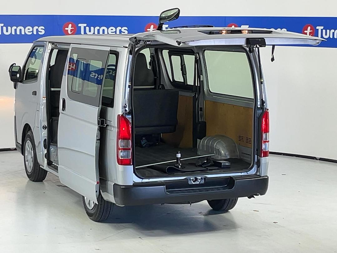 Photo '20' of Toyota Hiace