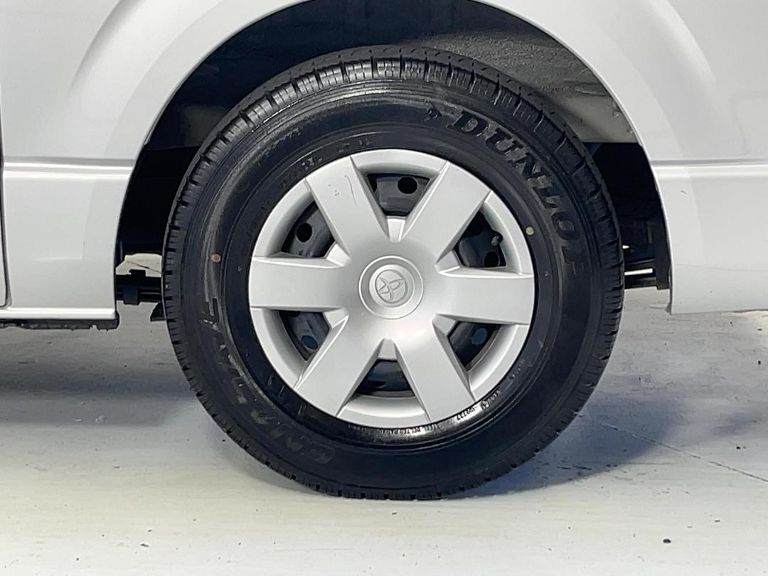 Photo '11' of Toyota Hiace