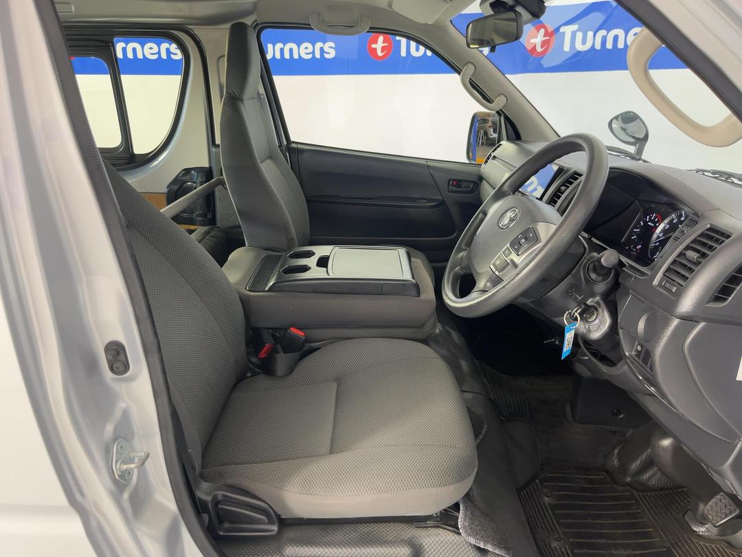 Photo '15' of Toyota Hiace