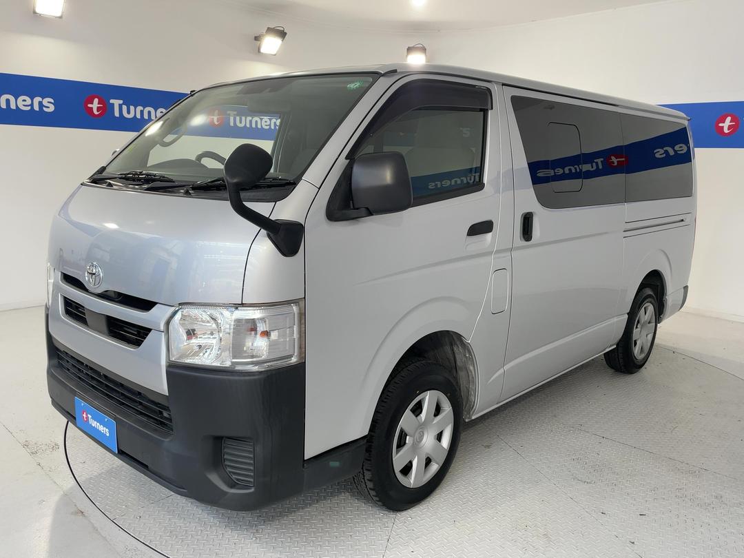 Photo '4' of Toyota Hiace