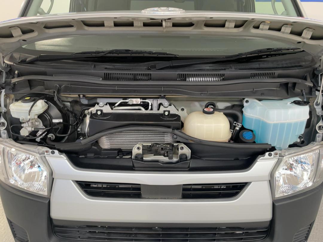 Photo '13' of Toyota Hiace