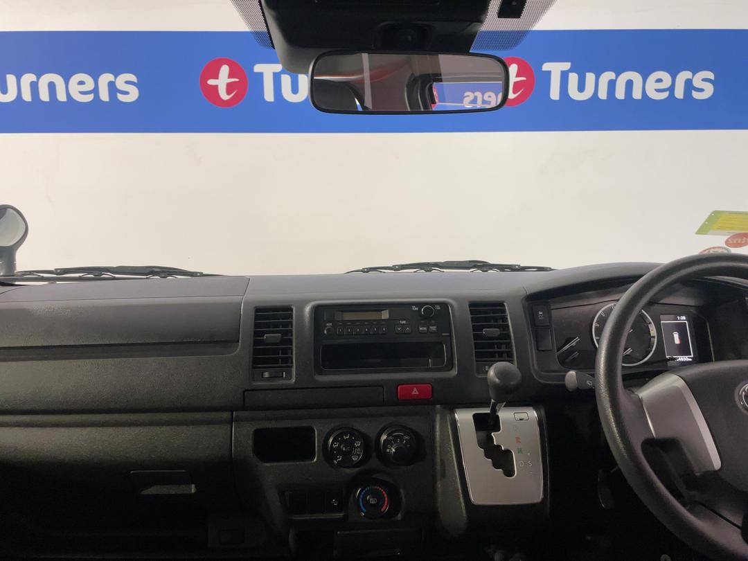 Photo '17' of Toyota Hiace