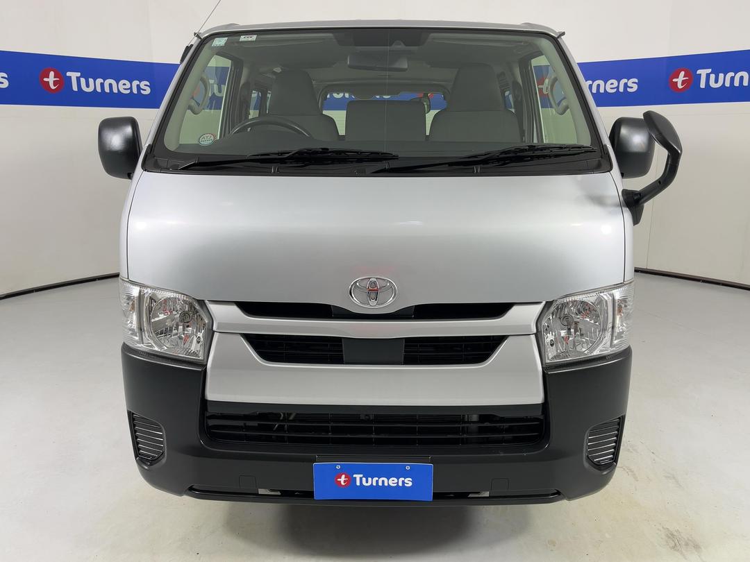 Photo '2' of Toyota Hiace