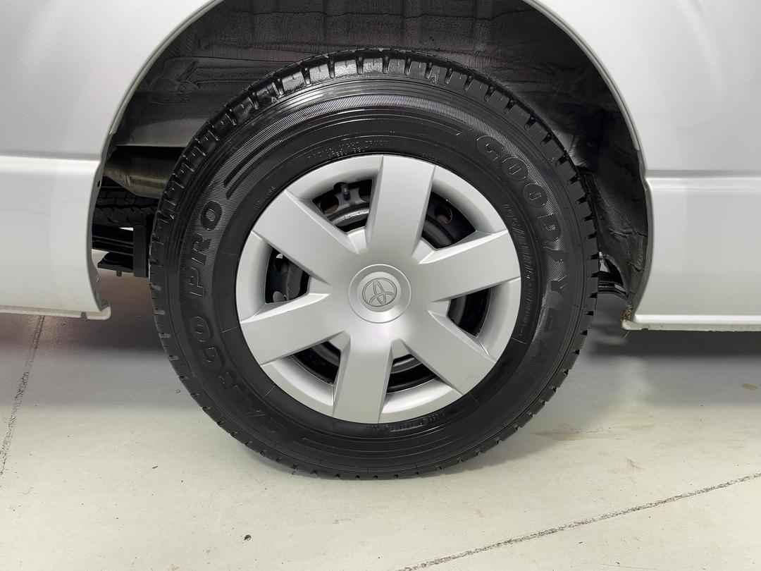 Photo '12' of Toyota Hiace