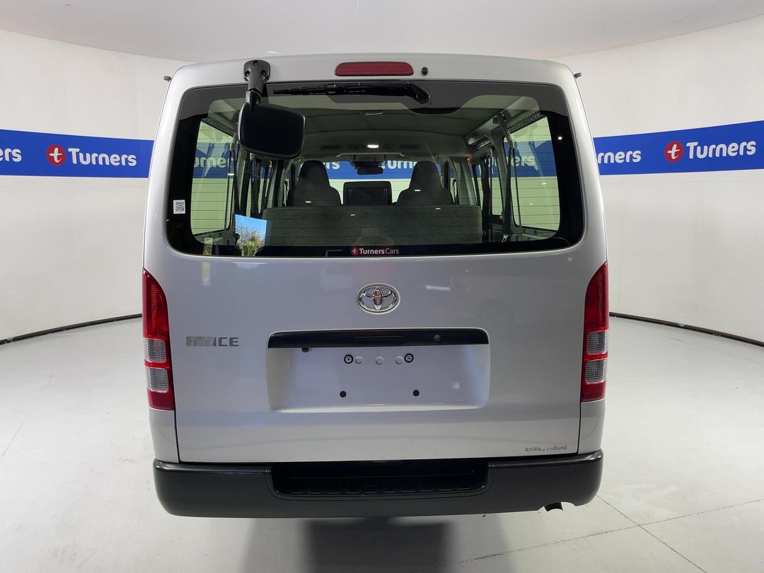 Photo '6' of Toyota Hiace