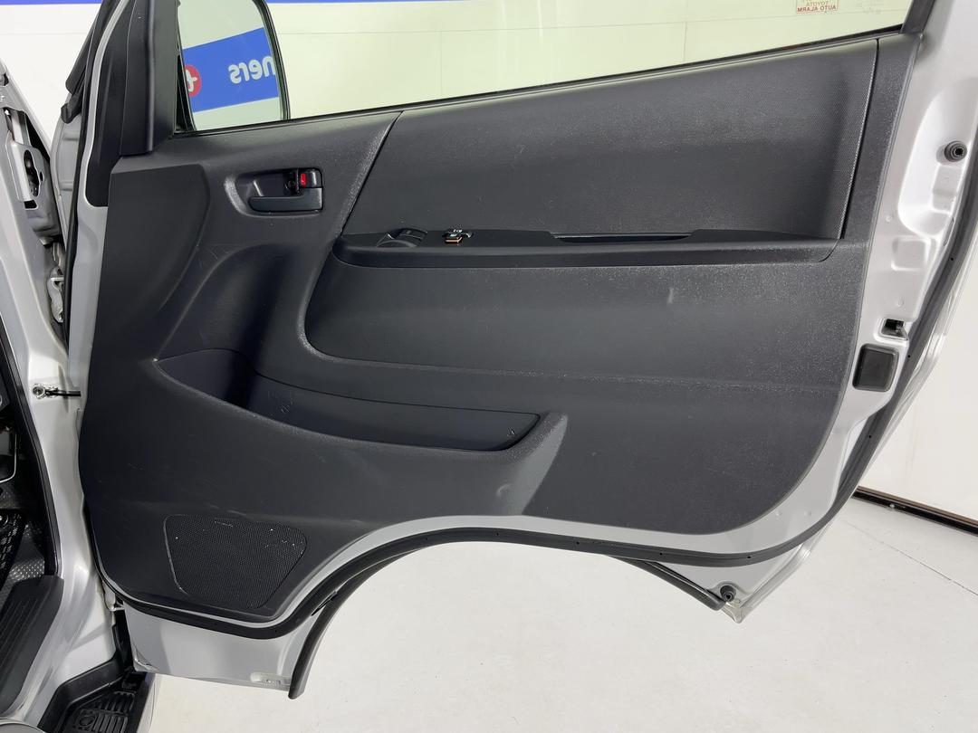 Photo '15' of Toyota Hiace