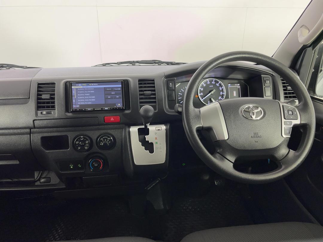 Photo '17' of Toyota Hiace