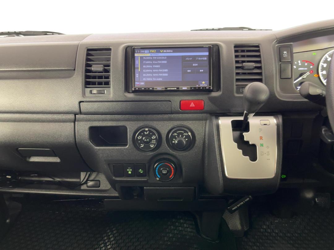 Photo '18' of Toyota Hiace