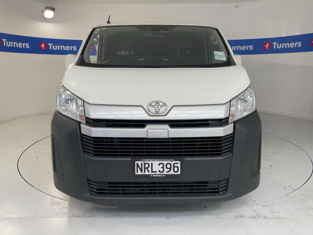 Photo '2' of Toyota Hiace