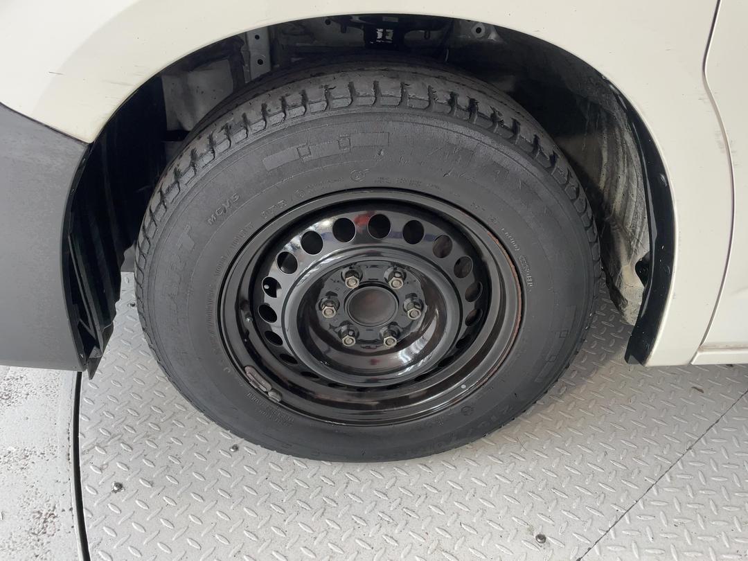 Photo '10' of Toyota Hiace
