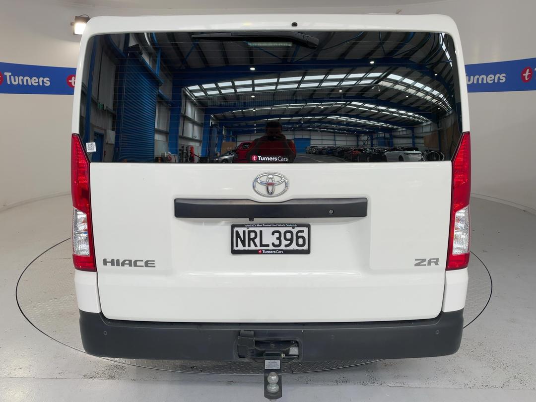 Photo '6' of Toyota Hiace
