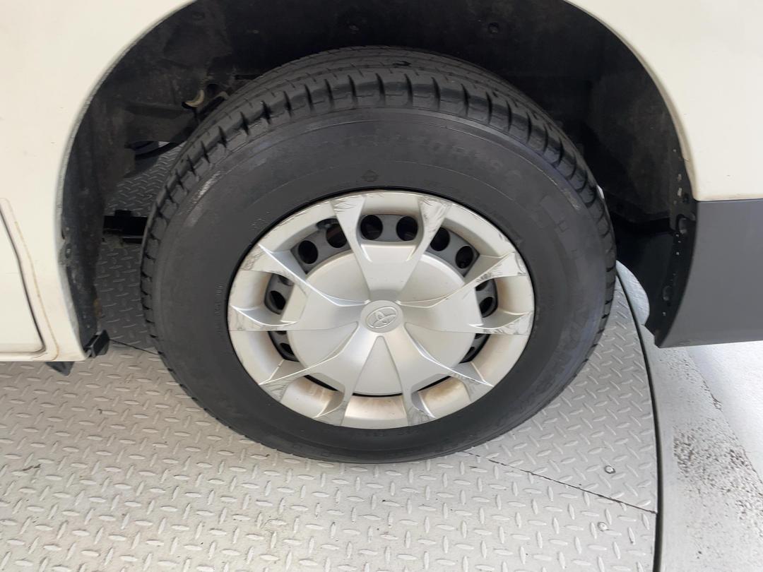 Photo '11' of Toyota Hiace