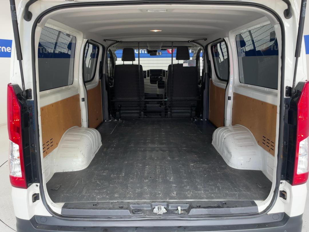 Photo '14' of Toyota Hiace
