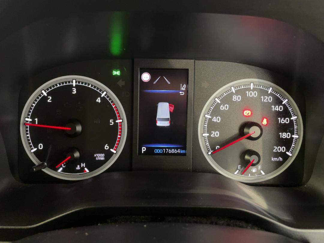 Photo '20' of Toyota Hiace