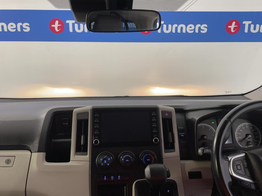 Photo '17' of Toyota Hiace